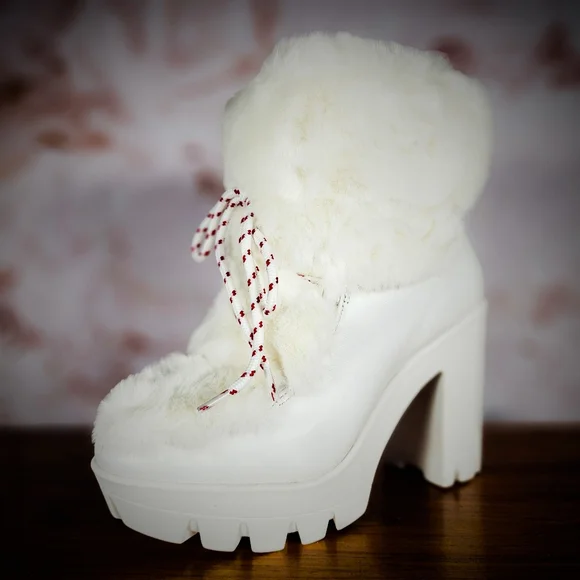 NWOB Jessica Simpson White Fur Miri Boot 7.5M